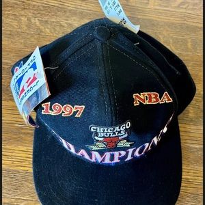 Vintage Authentic Chicago Bulls 1997 NBA Champions‎ Locker Room Hat Snapback NWT